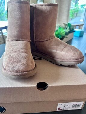 UGG Kids Classic II Chestnut Boots Size 6 Youth w/ Box